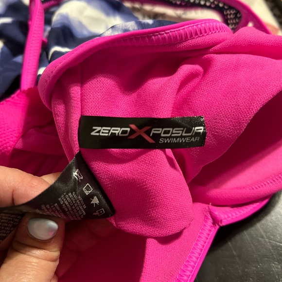 2 piece bathing suit. Size XXL. - Picture 5 of 9